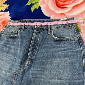 Old Navy Denim Skirt. Size 8.